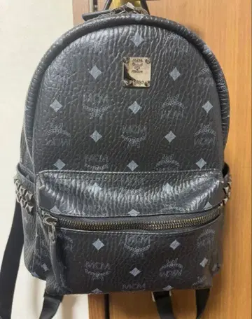 MCM 블랙 가죽 백팩 스터드 장식