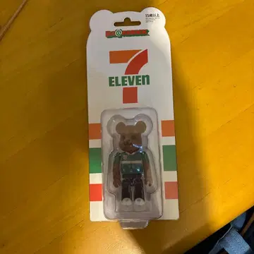 BE@RBRICK 7-ELEVEN 베어브릭 세븐일레븐