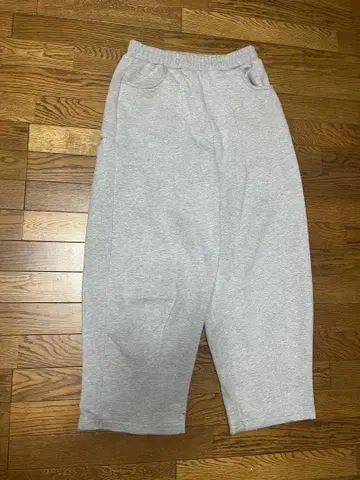 SWEATS 그레이 맨투맨