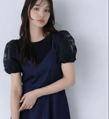 새상품 택 내추럴 뷰티 베이직 시어 플라워 벌룬 슬리브 니트