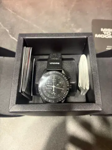 OMEGA x Swatch 스누피 문페이즈 모델 블랙