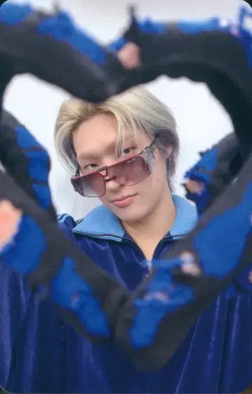 ATEEZ 랜덤 트레이딩 카드 MINGI ANITEEZ IN COLER 3/5