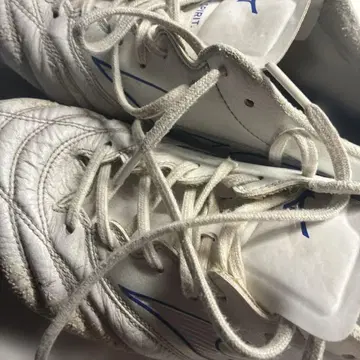 MIZUNO 축구 스파이크 화이트 블루