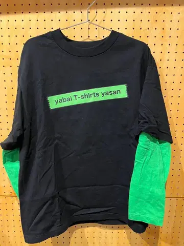 야바이 셔츠야상 지금까지 만들어오지 않았던 타입의 롱 티셔츠 블랙 x 그린 L