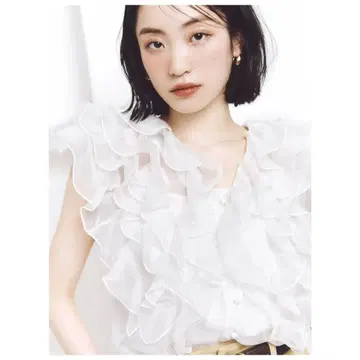 SNIDEL 슬리브리스 프릴 블라우스
