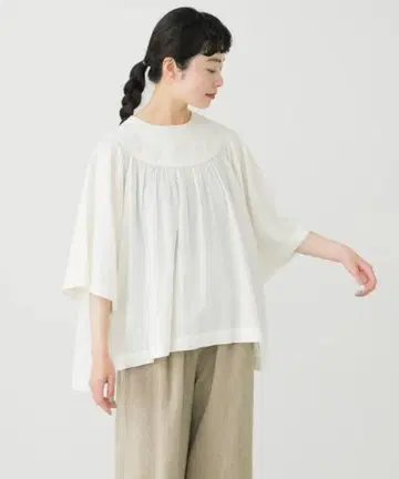 카구레 칸타 자수 절개 블라우스 화이트 면 23ss 개더 파이핑