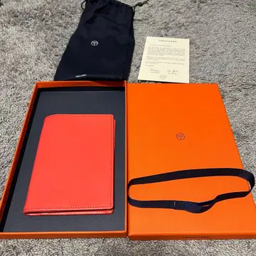 TREULEBEN 여권 케이스 오렌지