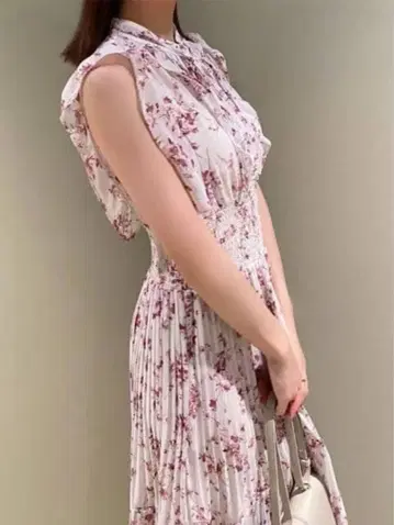 SNIDEL Sustainable 프릴 플리츠 원피스