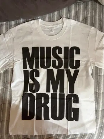 MUSIC IS MY DRUG 그래픽 T셔츠 SWAG 크롭 기장