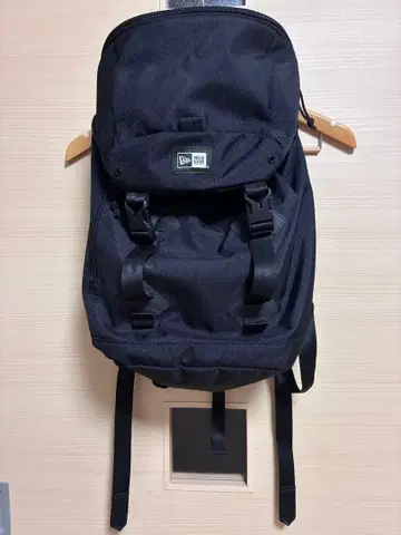 뉴에라 백팩 블랙