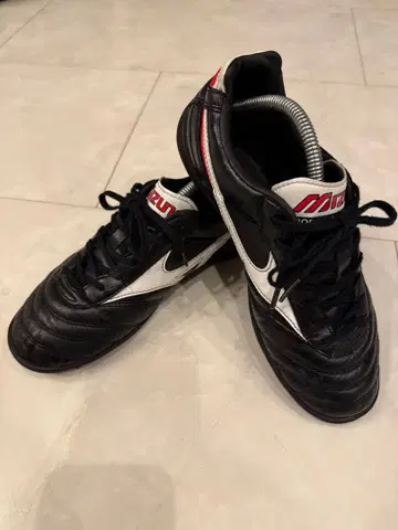 [새상품급] 미즈노 Mizuno 모렐리아 TF 블랙 24.0cm