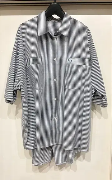 2322 새상품 GYDA 루즈 하프 슬리브 스트라이프 셔츠 블루