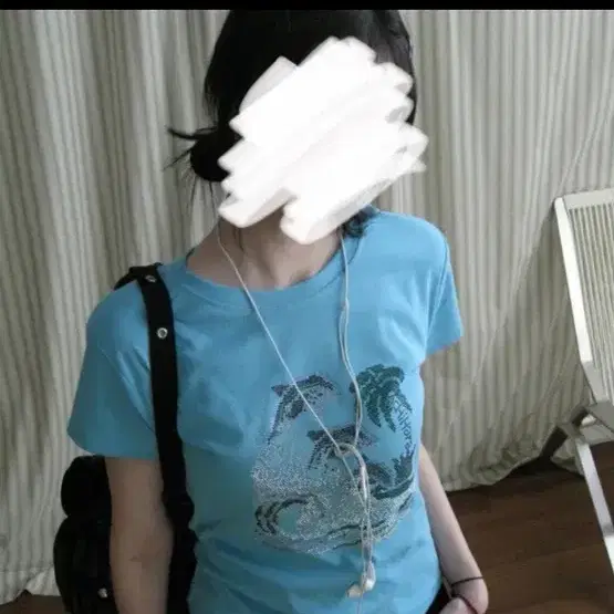 하늘색 돌고래 파도 프린팅 반팔 티셔츠 블루 돌핀 비즈