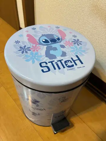 디즈니 스티치 페달식 쓰레기통 펄 금속