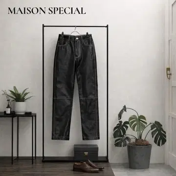 MAISON SPECIAL 비건 가죽 와이드 테이퍼드 팬츠 밑단 지퍼