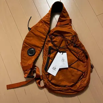 C.P.Company 바디 숄더 백 오렌지