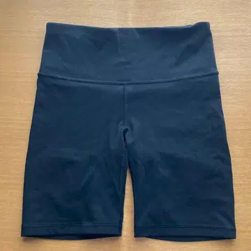 GapFit 여성용 숏 레깅스 블랙 XXS