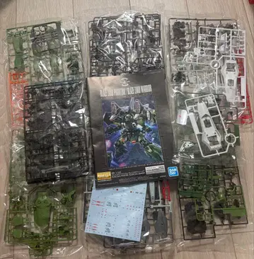 MG 1/100 블레이즈 자쿠 팬텀 자쿠 워리어