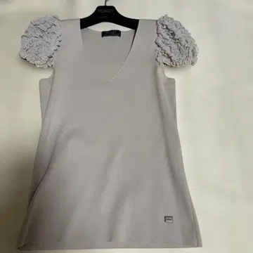 FOXEY 반팔 니트 프릴 슬리브 베이지