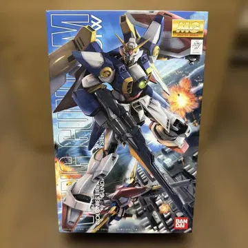 MG 1/100 WING GUNDAM