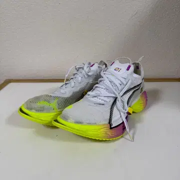 새상품 미사용 PUMA 여성용 러닝화
