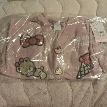 새상품 젤라피케 산리오 하우스 키티 가디건 콜라보