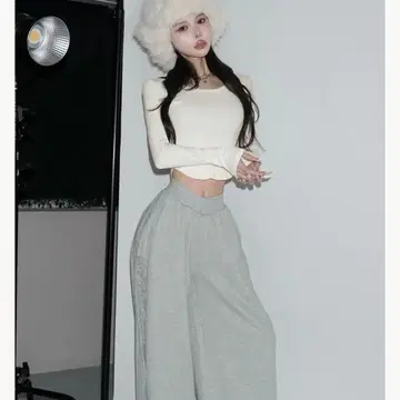 다리치 컬러 라메 맨투맨 배럴 팬츠