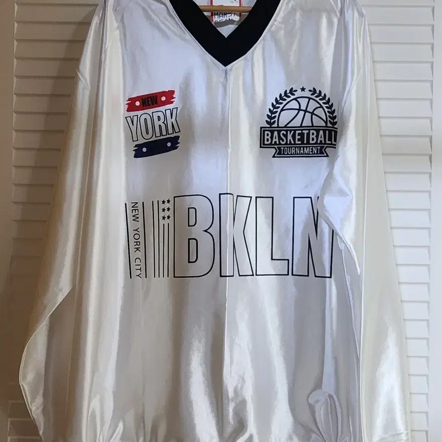 토너먼트 BKLYN 화이트 바람막이