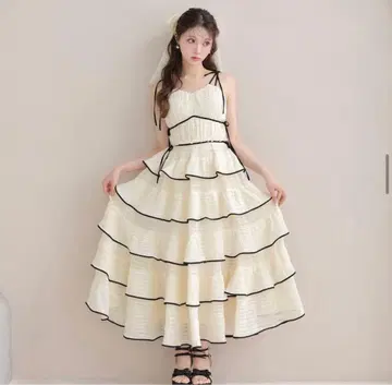 엠엠 티어드 프릴 파이핑 리본 롱 원피스