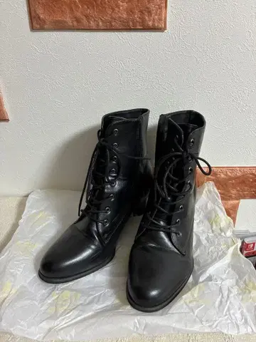 여성용 레이스업 숏부츠 블랙