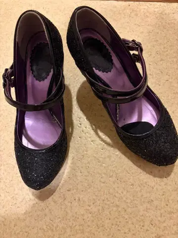 ANNA SUI 고양이 발 글리터 펌프스