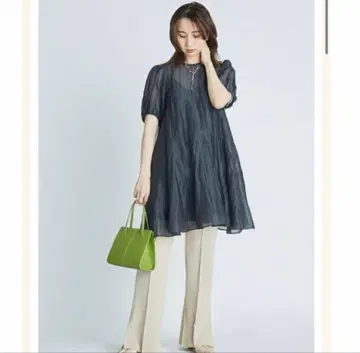 퍼프 슬리브 플레어 튜닉 블라우스 프레이 아이디