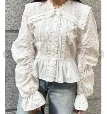 MOUSSY 마우지 LACE SHIRRING SLEEVE 블라우스