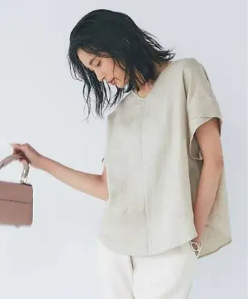 리브 드와 린넨 라이크 V넥 블라우스