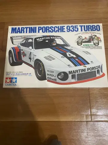 TAMIYA 1/24 Martini Porsche 935 Turbo