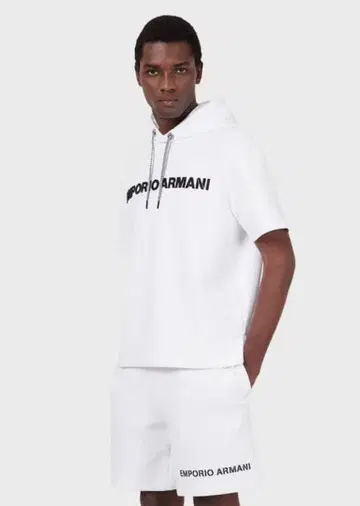 EMPORIO ARMANI 후드 부착 반팔 맨투맨 우레탄 저지