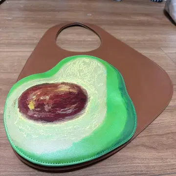 아보카도 모티브 디자인 핸드백