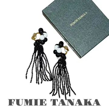 새상품급 FUMIE TANAKA seed earring 블랙 화이트