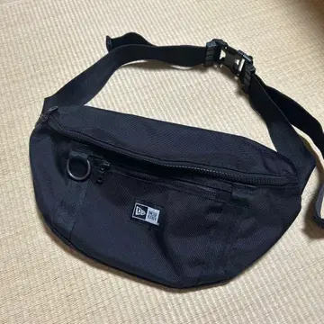 NEW ERA 뉴에라 바디백 웨스트 파우치 블랙
