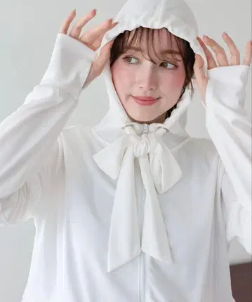 미개봉 새상품 [ UV 차단율 95% 이상 ] 프론트 리본 벌룬 UV 차단 후드티