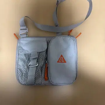Nike ACG 바디백 그레이