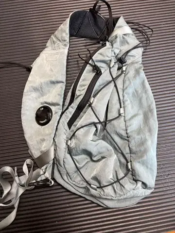 C.P. COMPANY 바디백 25AW 컬러