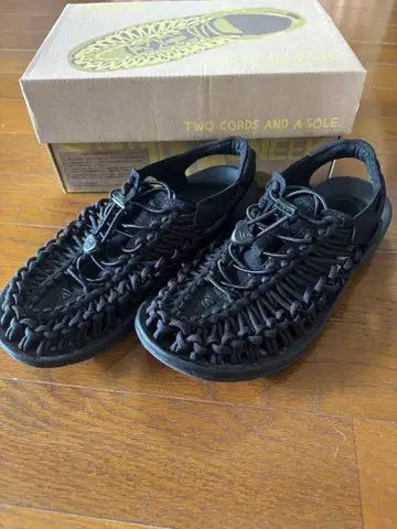 KEEN UNEEK 샌들 블랙 24.0