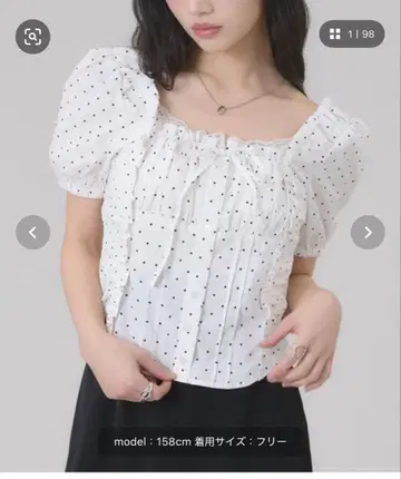 스퀘어 핀턱 블라우스