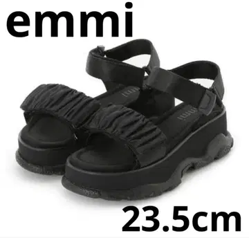 새상품 23.5cm emmi 에미 통굽 개더 스트랩 샌들 블랙
