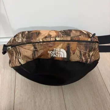 THE NORTH FACE 바디백 카모플라주 패턴