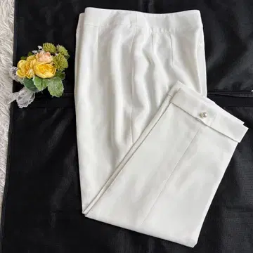 미사용급 르네 팬츠 크롭 펄 화이트 최근 모델 38/L