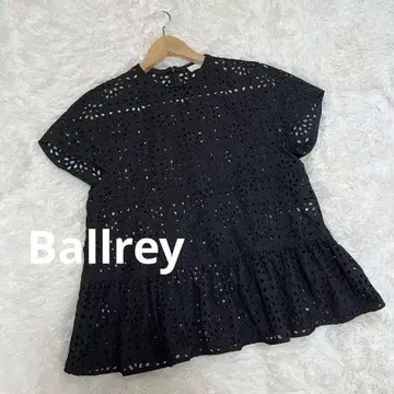 Ballrey 서클 플라워 자수 티어드 블라우스 블랙 36