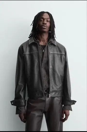 [완판템] 초레어 소가죽 ZARA 스터드 장식 가죽 릴랙스 핏 자켓