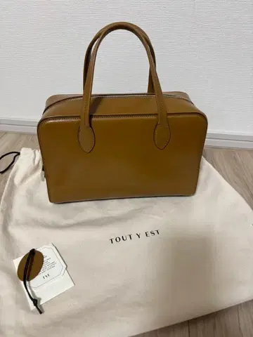 TOUT Y EST SAC LOQUET 카멜 로케 백